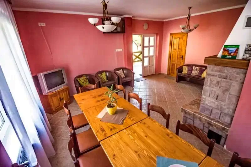 Tusnádfürdő Szállás | Villa (K0687-14) A kép szerzői jogvédelem alatt állhat. Javasolt a kapcsolatfelvétel a jog tulajdonossal.