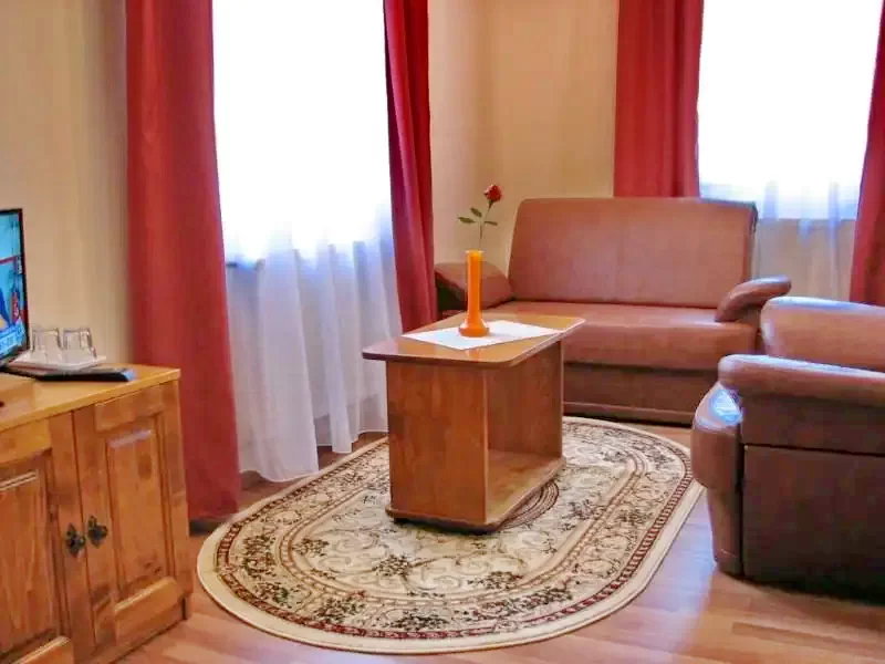 Tusnádfürdő Szállás | Villa (K0687-16) A kép szerzői jogvédelem alatt állhat. Javasolt a kapcsolatfelvétel a jog tulajdonossal.