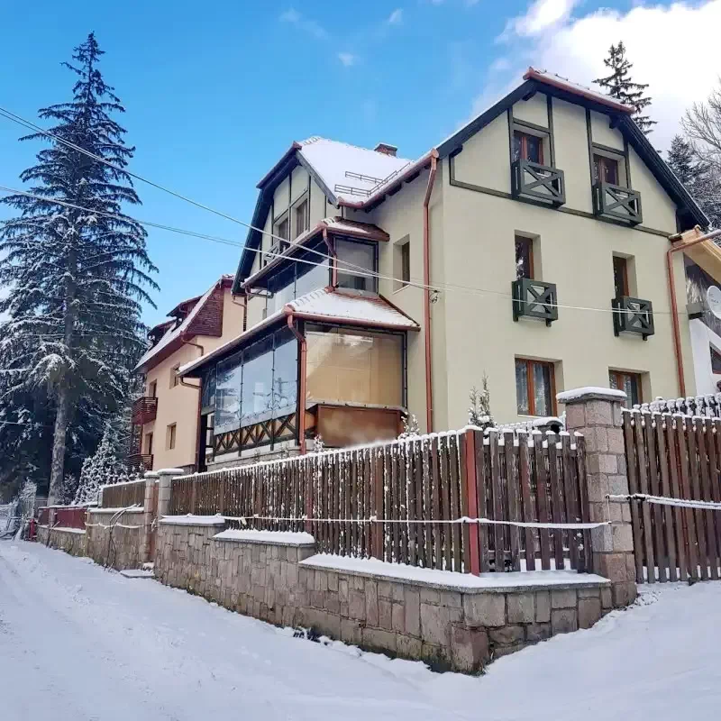 Tusnádfürdő Szállás | Villa (K0687-25) A kép szerzői jogvédelem alatt állhat. Javasolt a kapcsolatfelvétel a jog tulajdonossal.