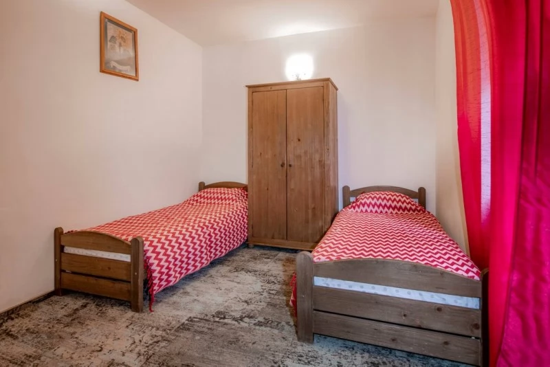 Băile Tușnad Cazare | Motel (K1291-10) Imaginea poate fi supusă drepturilor de autor. Se recomandă contactarea titularului drepturilor.