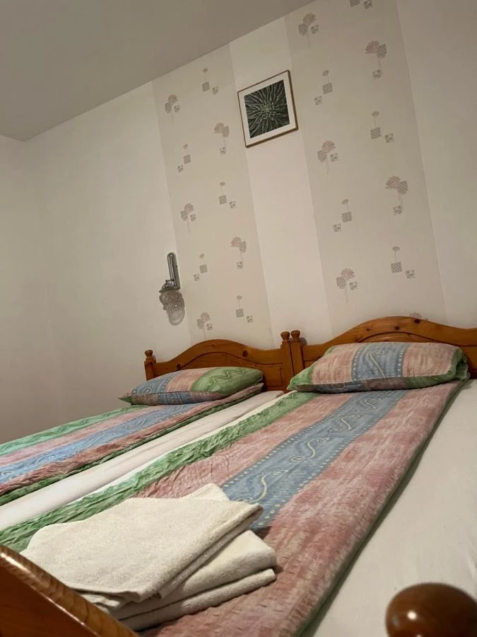Szállás Sovata - Vila Sissi *** | Szováta - Sissi Villa ***. A kép szerzői jogvédelem alatt állhat. Javasolt a kapcsolatfelvétel a jog tulajdonossal.