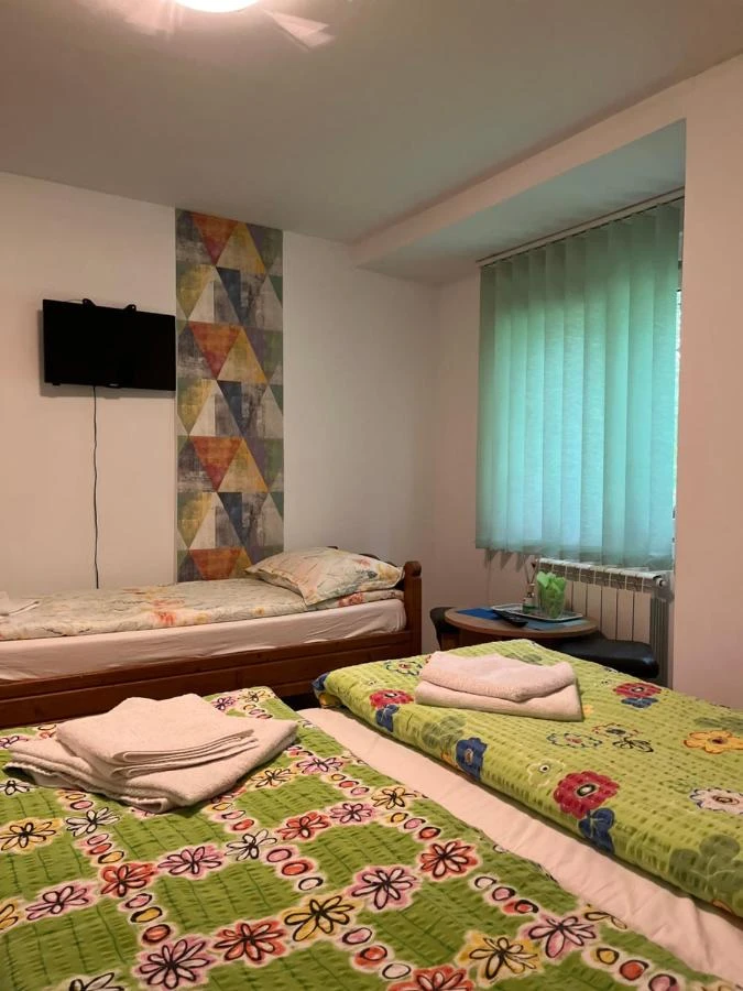 Szállás Sovata - Vila Sissi *** | Szováta - Sissi Villa ***. A kép szerzői jogvédelem alatt állhat. Javasolt a kapcsolatfelvétel a jog tulajdonossal.