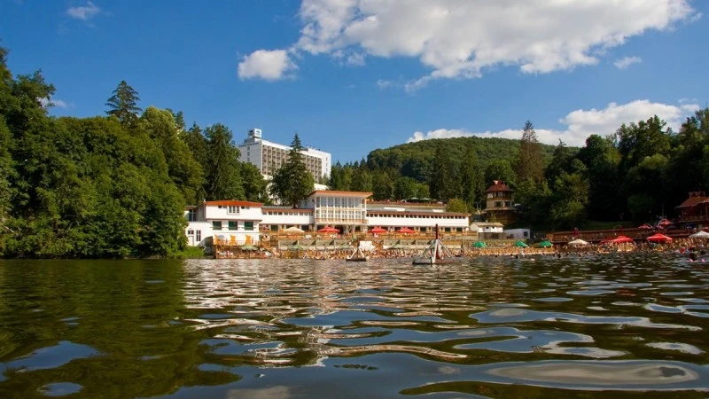 Szállás Sovata - Vila Sissi *** | Szováta - Sissi Villa ***. A kép szerzői jogvédelem alatt állhat. Javasolt a kapcsolatfelvétel a jog tulajdonossal.