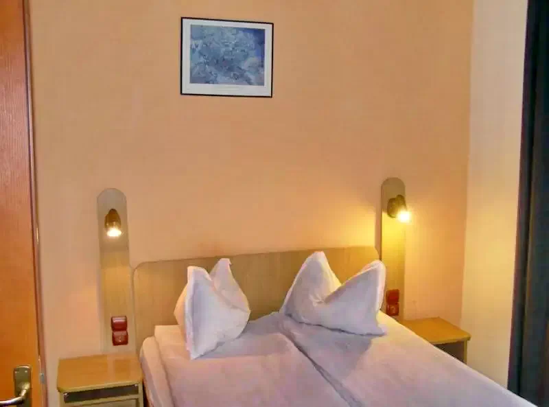 Sovata Cazare | Vila (K0063-43) Imaginea poate fi supusă drepturilor de autor. Se recomandă contactarea titularului drepturilor.