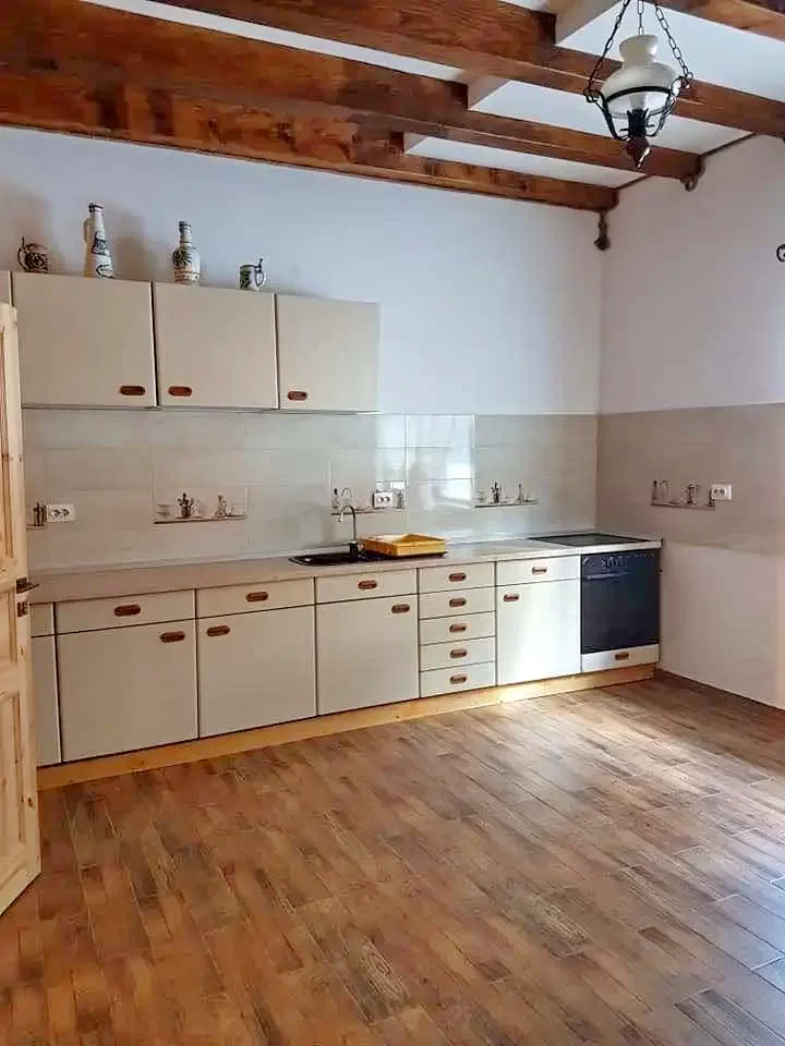 Ceahlău Cazare | Pensiune (K0688-2) Imaginea poate fi supusă drepturilor de autor. Se recomandă contactarea titularului drepturilor.