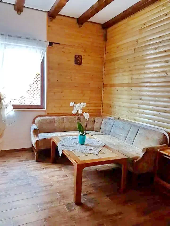 Csalhó Szállás | Panzió (K0688-16) A kép szerzői jogvédelem alatt állhat. Javasolt a kapcsolatfelvétel a jog tulajdonossal.