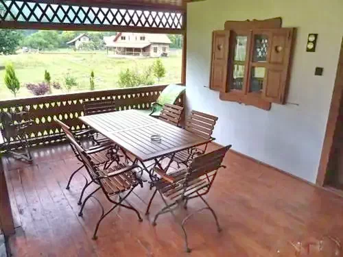 Sub Cetate Cazare | Sat de vacanță (K0500-2) Imaginea poate fi supusă drepturilor de autor. Se recomandă contactarea titularului drepturilor.