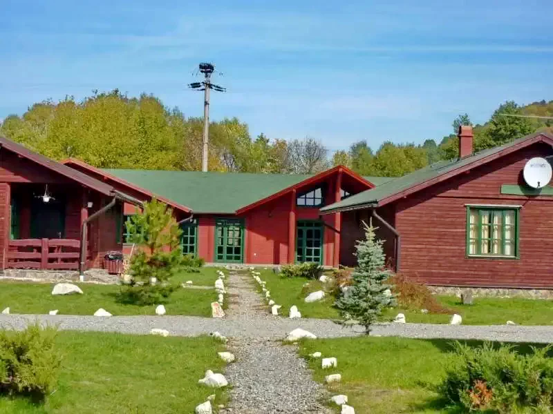 Sub Cetate Cazare | Sat de vacanță (K0614-6) Imaginea poate fi supusă drepturilor de autor. Se recomandă contactarea titularului drepturilor.