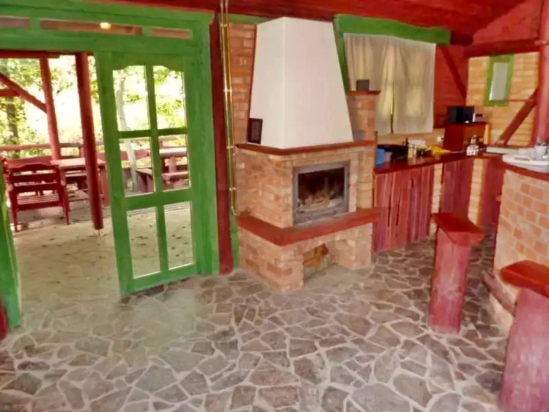 Zeteváralja Szállás | Üdülőfalu (K0614-25) A kép szerzői jogvédelem alatt állhat. Javasolt a kapcsolatfelvétel a jog tulajdonossal.