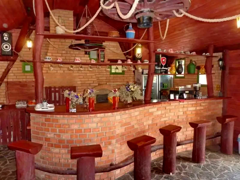 Sub Cetate Cazare | Sat de vacanță (K0614-26) Imaginea poate fi supusă drepturilor de autor. Se recomandă contactarea titularului drepturilor.