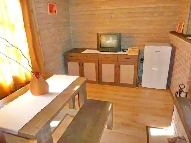 Sub Cetate Cazare | Sat de vacanță (K0614-31) Imaginea poate fi supusă drepturilor de autor. Se recomandă contactarea titularului drepturilor.