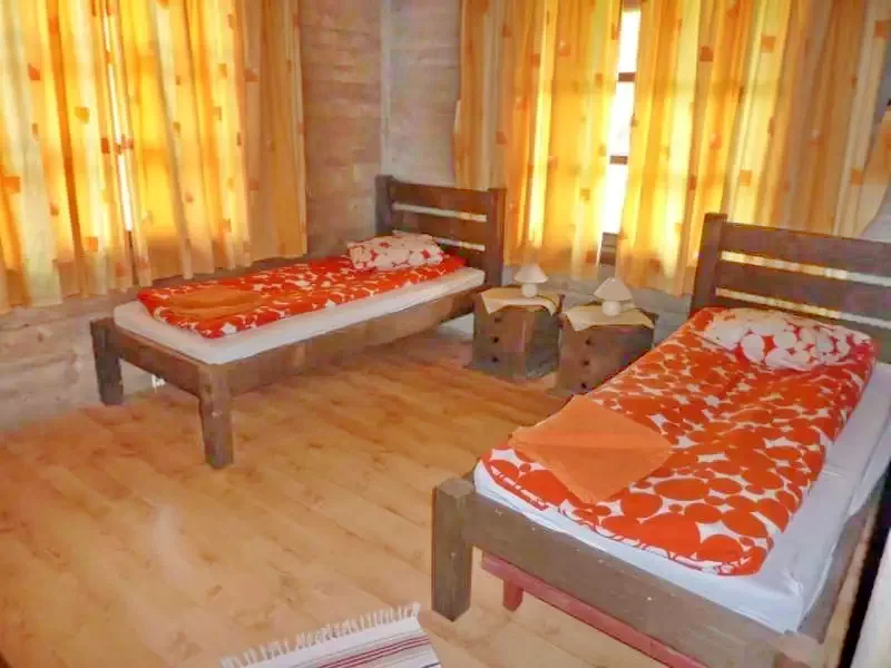 Sub Cetate Cazare | Sat de vacanță (K0614-41) Imaginea poate fi supusă drepturilor de autor. Se recomandă contactarea titularului drepturilor.