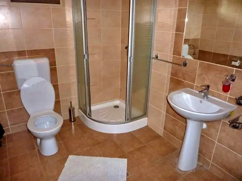 Sub Cetate Cazare | Sat de vacanță (K0614-44) Imaginea poate fi supusă drepturilor de autor. Se recomandă contactarea titularului drepturilor.