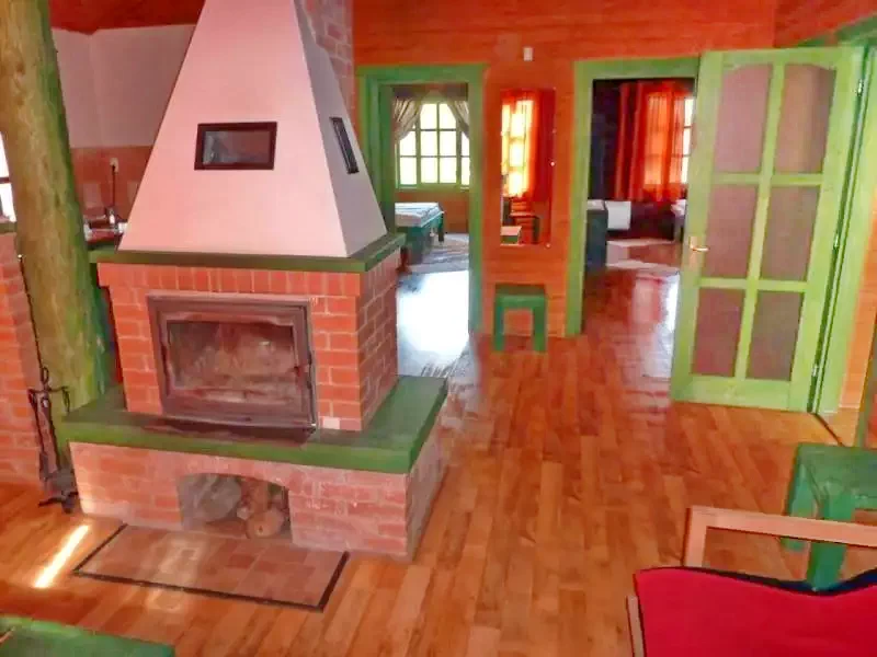 Sub Cetate Cazare | Sat de vacanță (K0614-47) Imaginea poate fi supusă drepturilor de autor. Se recomandă contactarea titularului drepturilor.