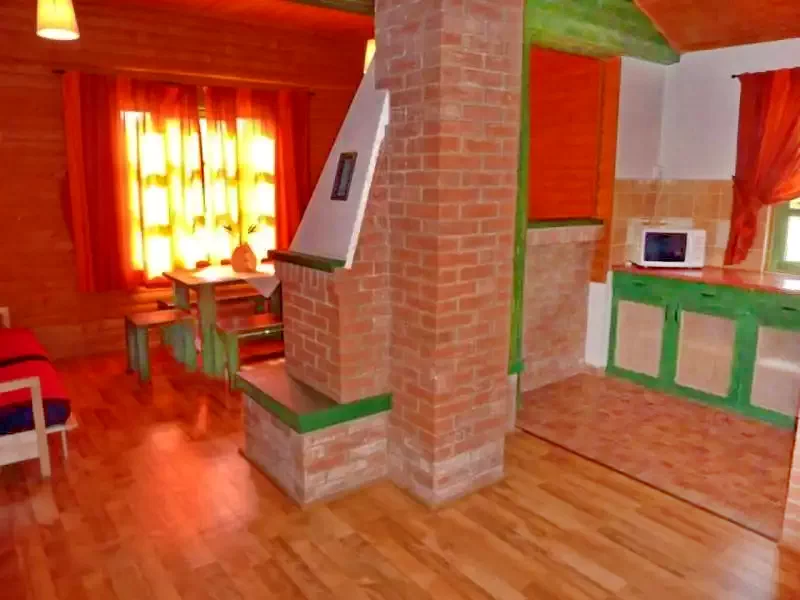 Sub Cetate Cazare | Sat de vacanță (K0614-48) Imaginea poate fi supusă drepturilor de autor. Se recomandă contactarea titularului drepturilor.