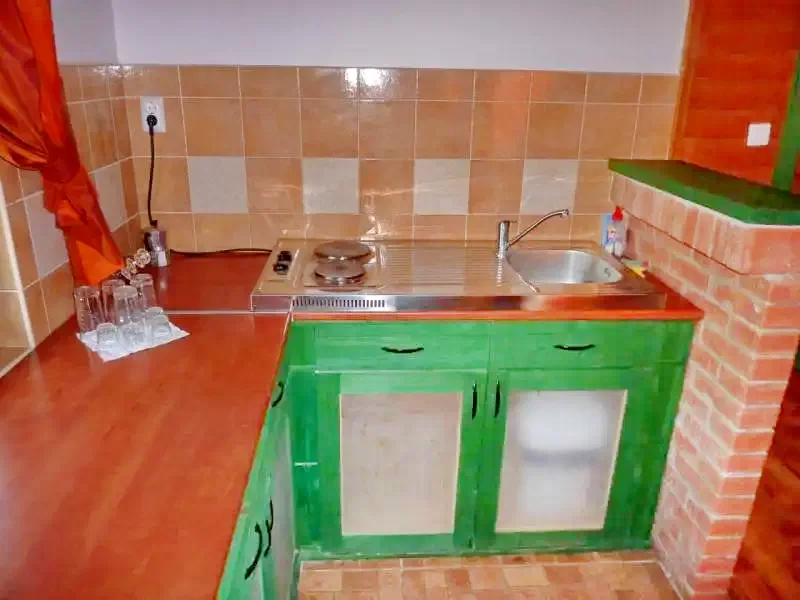 Sub Cetate Cazare | Sat de vacanță (K0614-51) Imaginea poate fi supusă drepturilor de autor. Se recomandă contactarea titularului drepturilor.