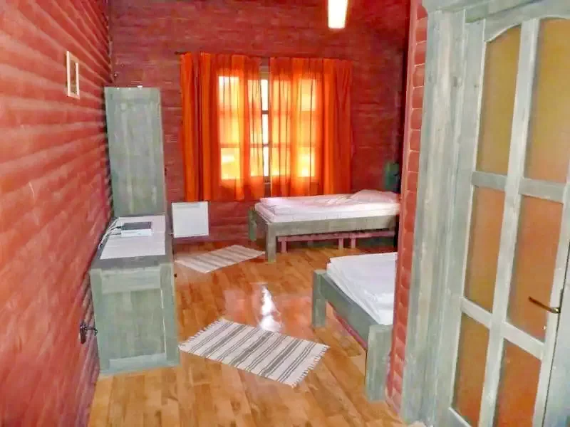 Zeteváralja Szállás | Üdülőfalu (K0614-54) A kép szerzői jogvédelem alatt állhat. Javasolt a kapcsolatfelvétel a jog tulajdonossal.