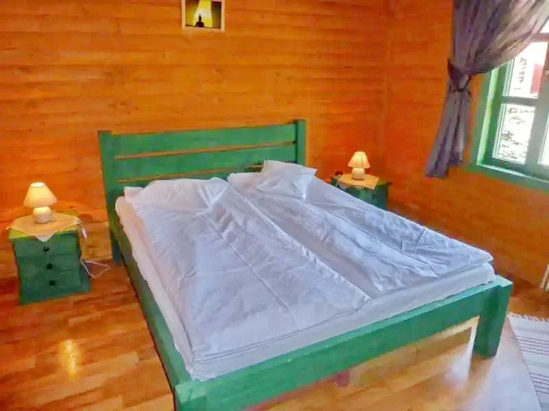 Sub Cetate Cazare | Sat de vacanță (K0614-58) Imaginea poate fi supusă drepturilor de autor. Se recomandă contactarea titularului drepturilor.