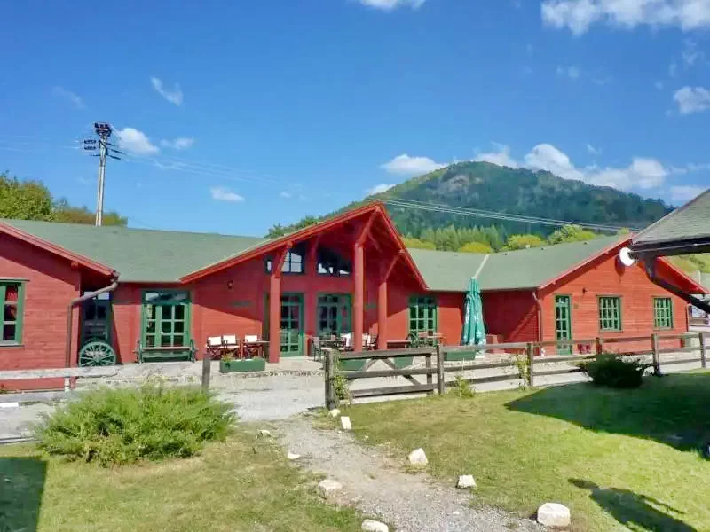 Sub Cetate Cazare | Sat de vacanță (K0614-61) Imaginea poate fi supusă drepturilor de autor. Se recomandă contactarea titularului drepturilor.