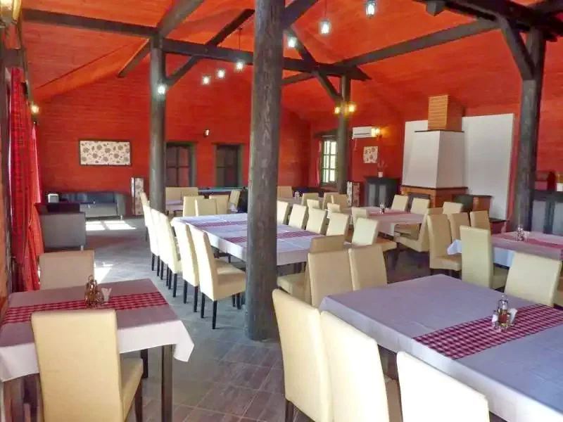 Zeteváralja Szállás | Üdülőfalu (K0614-64) A kép szerzői jogvédelem alatt állhat. Javasolt a kapcsolatfelvétel a jog tulajdonossal.