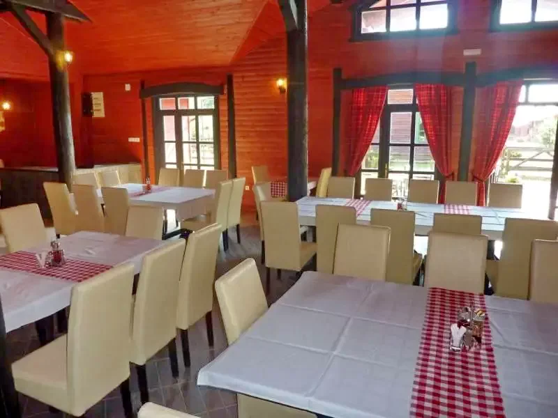 Zeteváralja Szállás | Üdülőfalu (K0614-65) A kép szerzői jogvédelem alatt állhat. Javasolt a kapcsolatfelvétel a jog tulajdonossal.