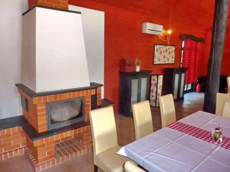 Sub Cetate Cazare | Sat de vacanță (K0614-67) Imaginea poate fi supusă drepturilor de autor. Se recomandă contactarea titularului drepturilor.