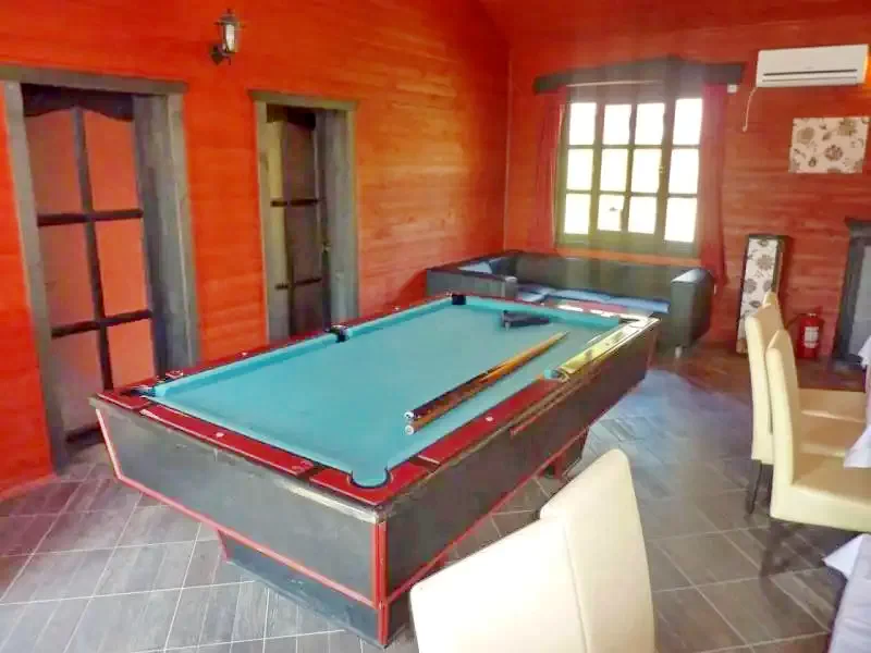 Sub Cetate Cazare | Sat de vacanță (K0614-69) Imaginea poate fi supusă drepturilor de autor. Se recomandă contactarea titularului drepturilor.