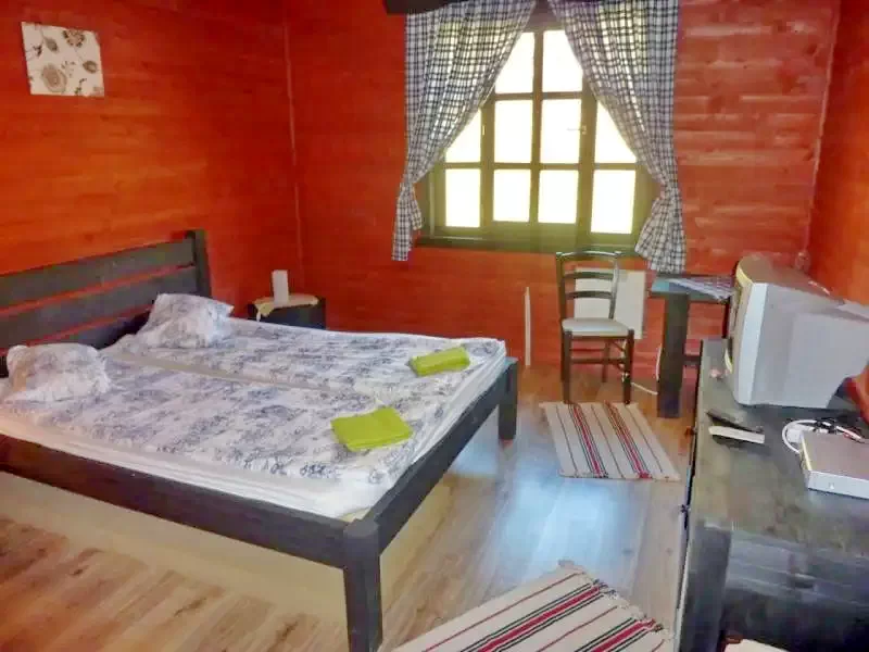 Sub Cetate Cazare | Sat de vacanță (K0614-70) Imaginea poate fi supusă drepturilor de autor. Se recomandă contactarea titularului drepturilor.