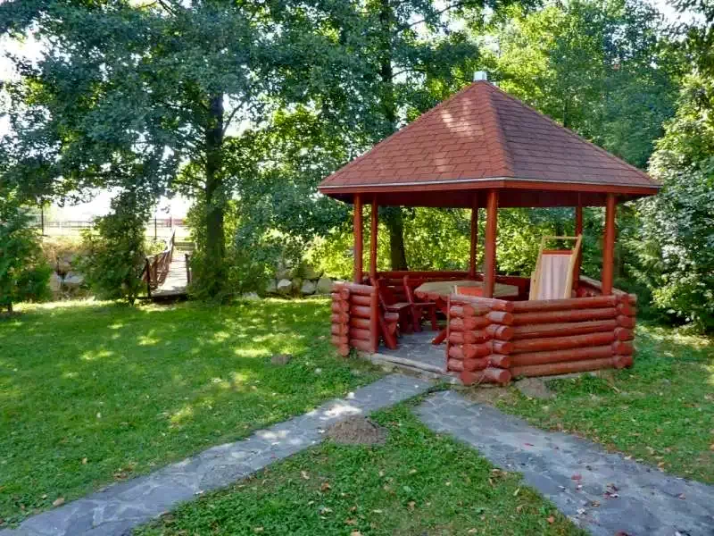 Sub Cetate Cazare | Cabană (K1138-2) Imaginea poate fi supusă drepturilor de autor. Se recomandă contactarea titularului drepturilor.