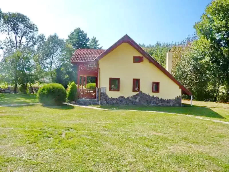 Sub Cetate Cazare | Cabană (K1138-3) Imaginea poate fi supusă drepturilor de autor. Se recomandă contactarea titularului drepturilor.