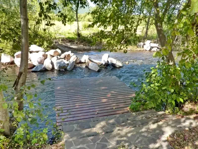 Sub Cetate Cazare | Cabană (K1138-5) Imaginea poate fi supusă drepturilor de autor. Se recomandă contactarea titularului drepturilor.
