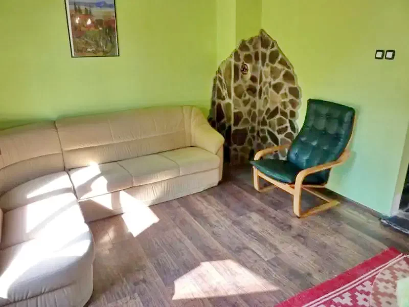 Sub Cetate Cazare | Cabană (K1138-11) Imaginea poate fi supusă drepturilor de autor. Se recomandă contactarea titularului drepturilor.