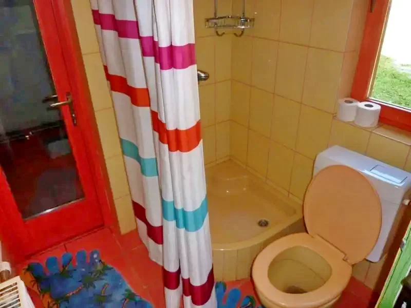 Sub Cetate Cazare | Cabană (K1138-17) Imaginea poate fi supusă drepturilor de autor. Se recomandă contactarea titularului drepturilor.