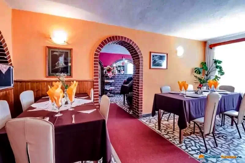 Frumoasa Cazare | Motel (K0089-15) Imaginea poate fi supusă drepturilor de autor. Se recomandă contactarea titularului drepturilor.