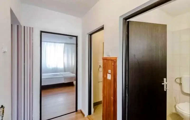 Frumoasa Cazare | Motel (K0089-20) Imaginea poate fi supusă drepturilor de autor. Se recomandă contactarea titularului drepturilor.