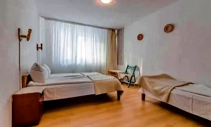 Frumoasa Cazare | Motel (K0089-23) Imaginea poate fi supusă drepturilor de autor. Se recomandă contactarea titularului drepturilor.