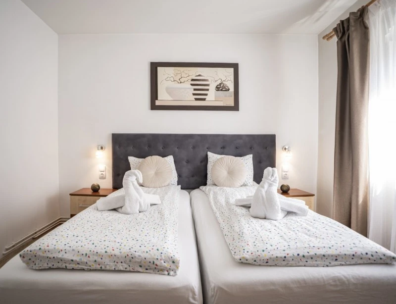 Székelyudvarhely Szállás | Apartman (K1367-7) A kép szerzői jogvédelem alatt állhat. Javasolt a kapcsolatfelvétel a jog tulajdonossal.