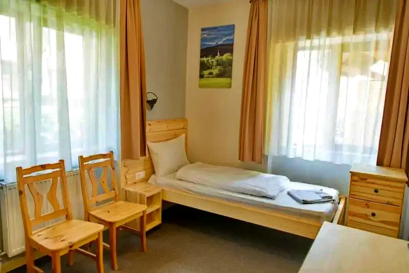 Szállás Băile Tușnad - Pensiunea Sfântu Cristof *** | Tusnádfürdő - Szent Kristóf Panzió ***. A kép szerzői jogvédelem alatt állhat. Javasolt a kapcsolatfelvétel a jog tulajdonossal.
