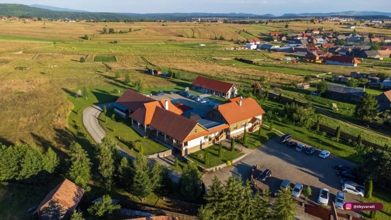 Căpâlnița Cazare | Pensiune (K1240-75) Imaginea poate fi supusă drepturilor de autor. Se recomandă contactarea titularului drepturilor.