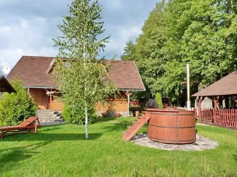 Szállás Zetea - Casa la cheie Nagy Lak III-VII. *** | Zeteváralja - Nagy Lak III-VII. Kulcsosházak ***. A kép szerzői jogvédelem alatt állhat. Javasolt a kapcsolatfelvétel a jog tulajdonossal.