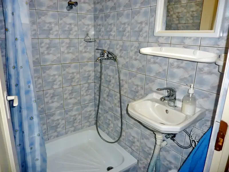 Sub Cetate Cazare | Cabană (K0719-8) Imaginea poate fi supusă drepturilor de autor. Se recomandă contactarea titularului drepturilor.