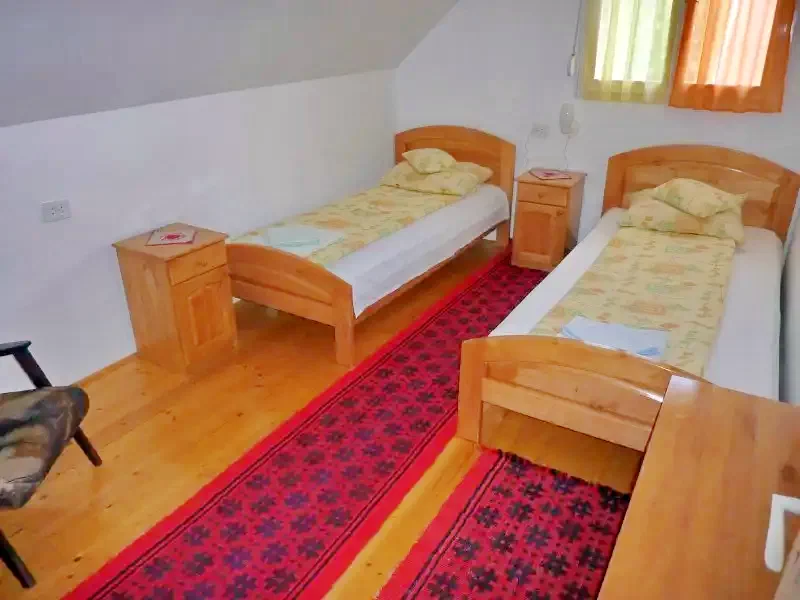 Sub Cetate Cazare | Cabană (K0719-24) Imaginea poate fi supusă drepturilor de autor. Se recomandă contactarea titularului drepturilor.