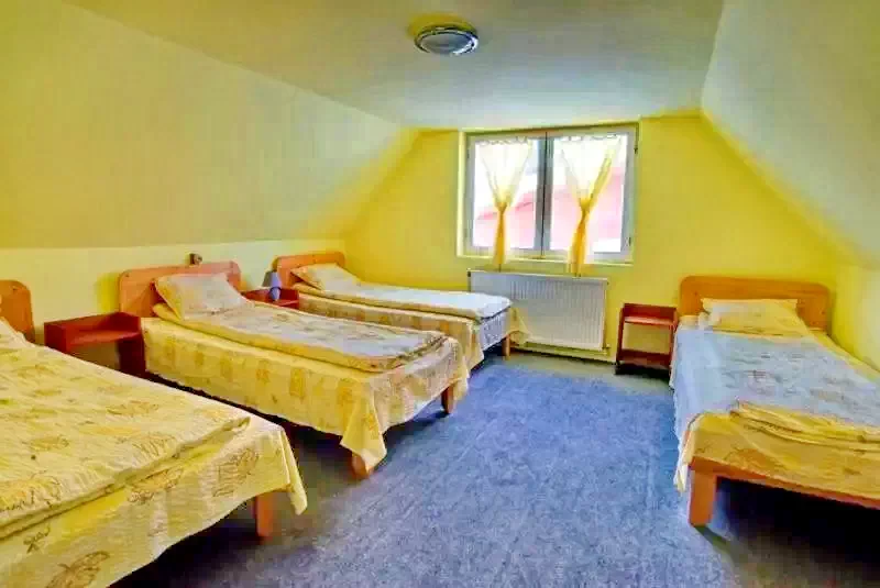 Căpâlnița Cazare | Pensiune (K1081-7) Imaginea poate fi supusă drepturilor de autor. Se recomandă contactarea titularului drepturilor.