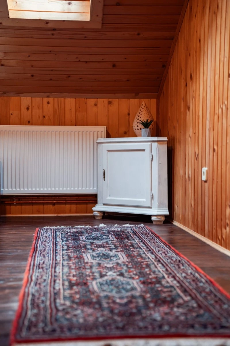Izvoare Cazare | Cabană (K0225-19) Imaginea poate fi supusă drepturilor de autor. Se recomandă contactarea titularului drepturilor.