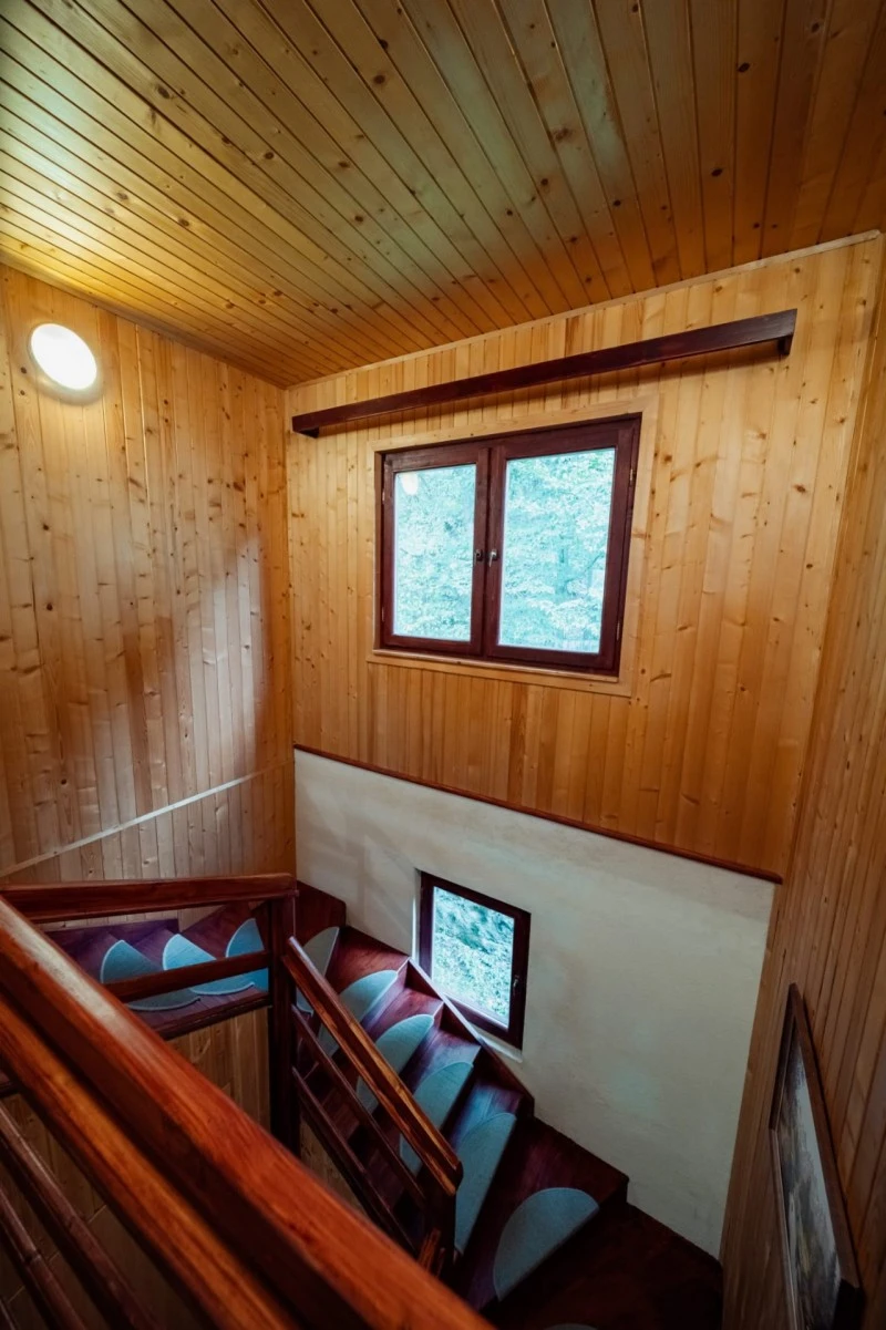Izvoare Cazare | Cabană (K0225-64) Imaginea poate fi supusă drepturilor de autor. Se recomandă contactarea titularului drepturilor.