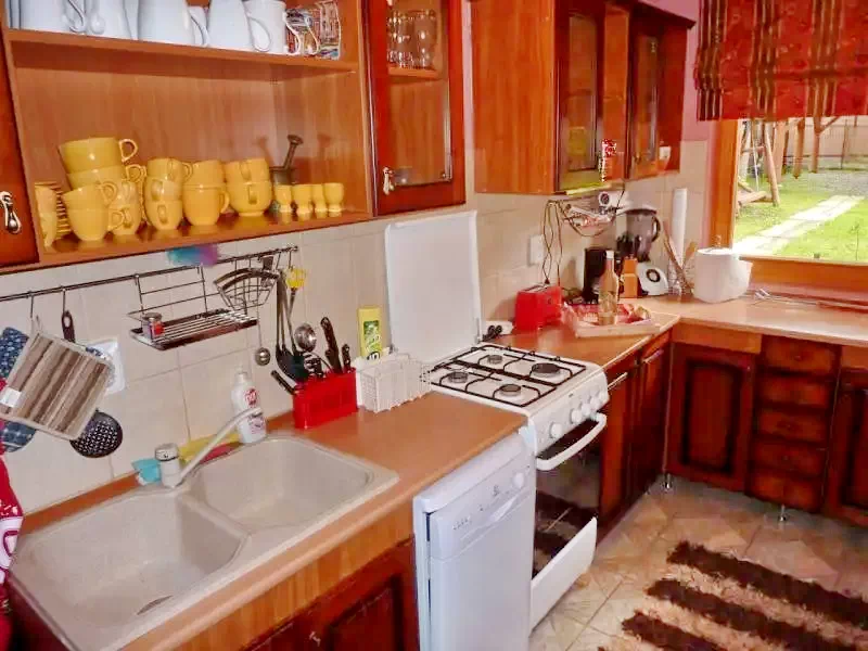 Izvoare Cazare | Cabană (K0281-4) Imaginea poate fi supusă drepturilor de autor. Se recomandă contactarea titularului drepturilor.
