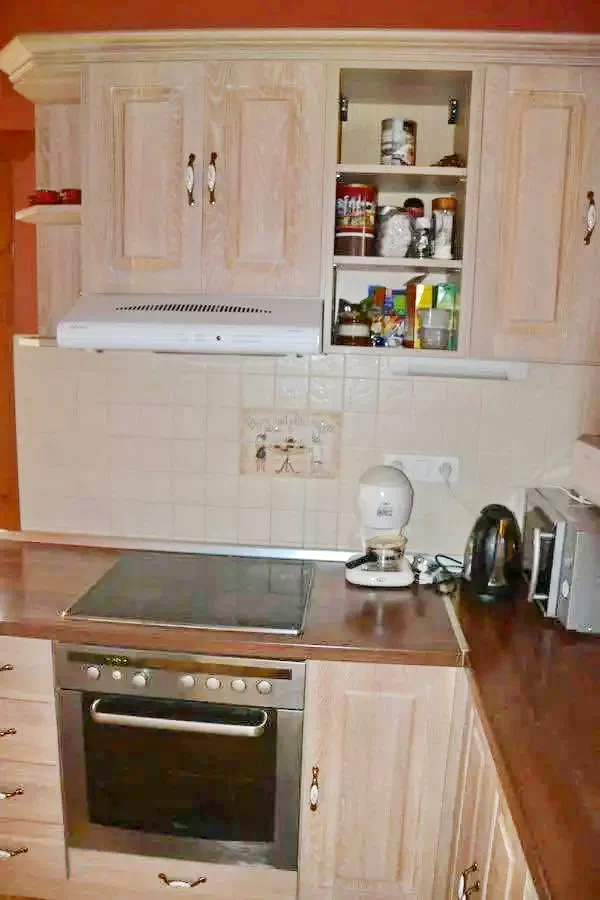 Izvoare Cazare | Cabană (K0388-9) Imaginea poate fi supusă drepturilor de autor. Se recomandă contactarea titularului drepturilor.