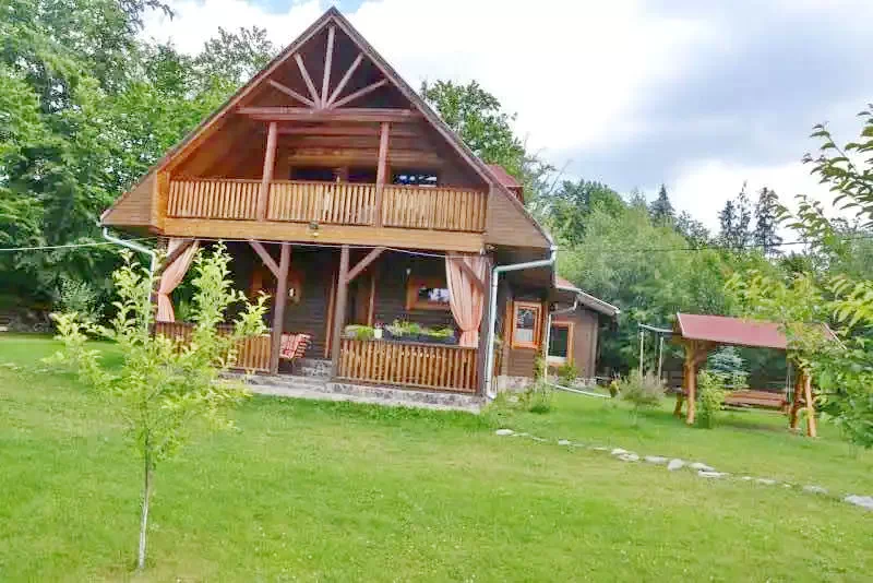 Izvoare Cazare | Cabană (K0388-41) Imaginea poate fi supusă drepturilor de autor. Se recomandă contactarea titularului drepturilor.
