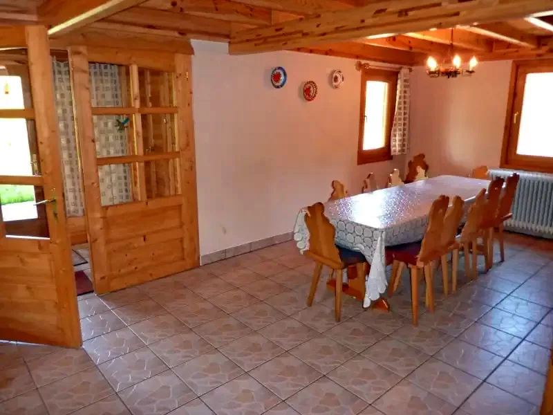 Izvoare Cazare | Cabană (K0723-19) Imaginea poate fi supusă drepturilor de autor. Se recomandă contactarea titularului drepturilor.