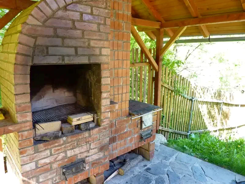 Izvoare Cazare | Cabană (K0723-33) Imaginea poate fi supusă drepturilor de autor. Se recomandă contactarea titularului drepturilor.